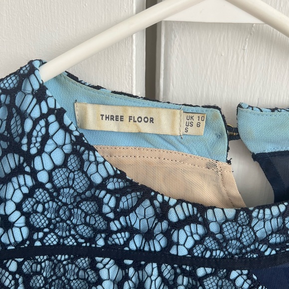 THREE FLOOR mini 3/4 sleeved lace dress size 6 but fits like a 2-4 - Picture 5 of 13